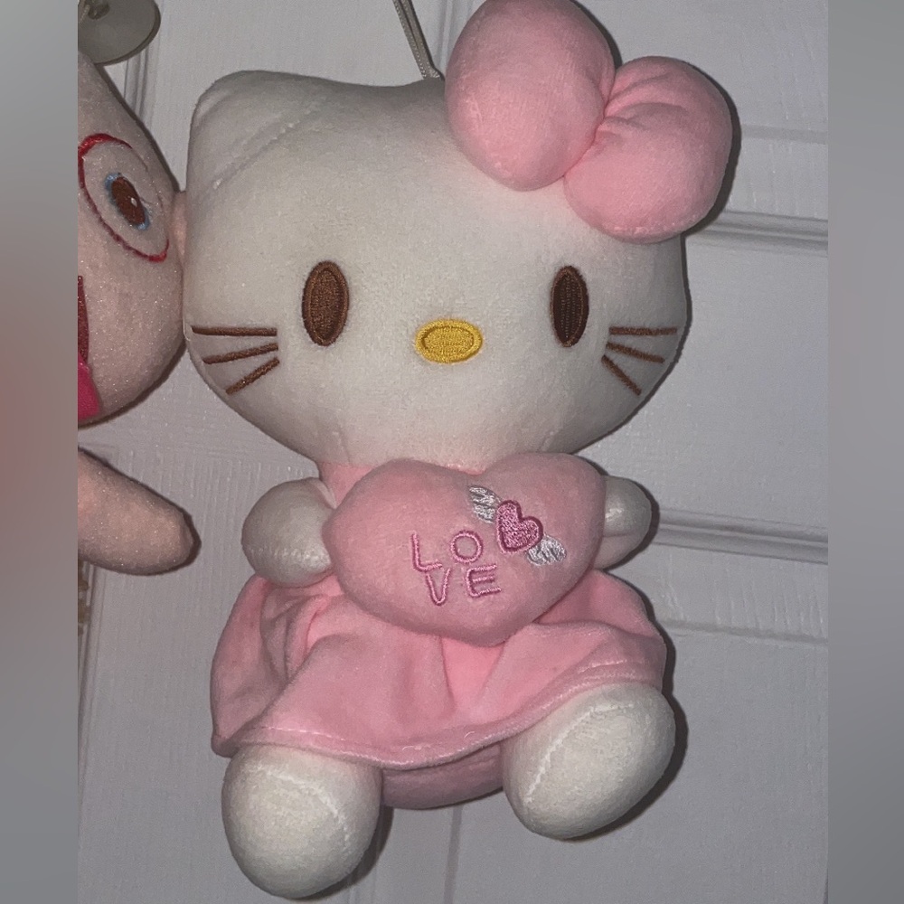 Hello kitty plushie